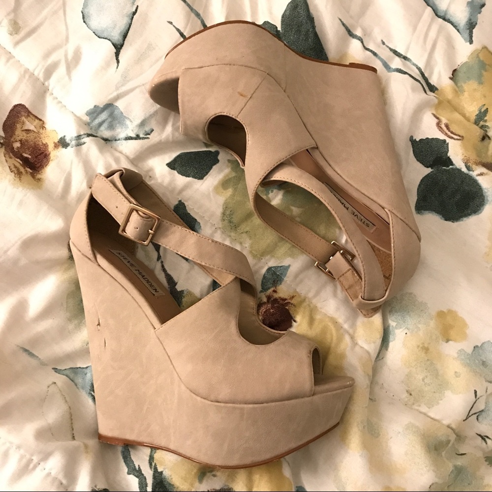 Steve Madden Xternal Wedges in Bone Size 7.5
