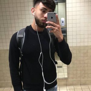 Meet your Posher, Moises