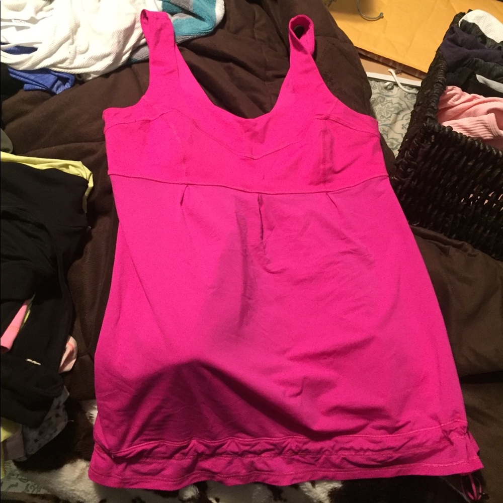 Lululemon tank top
