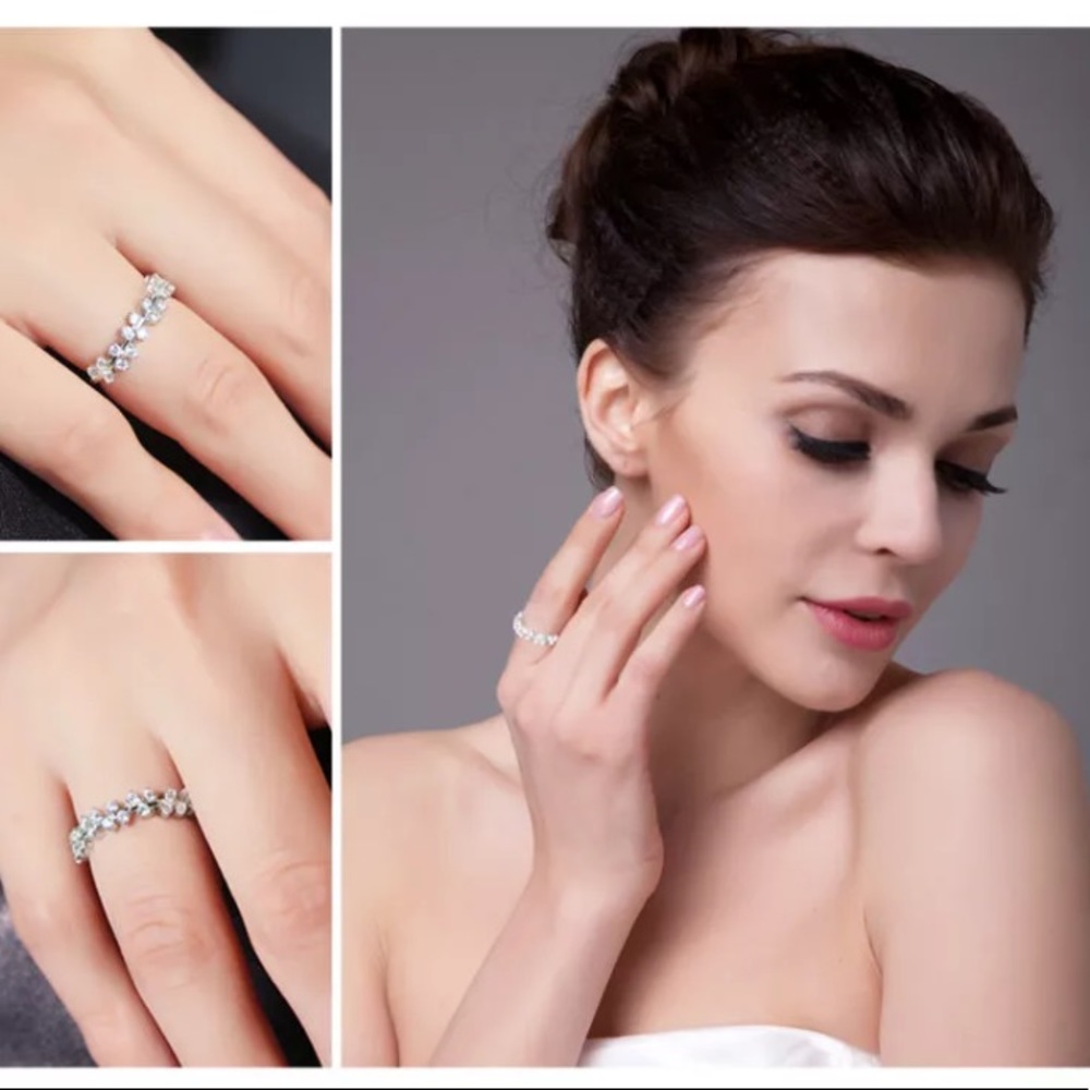 Sterling Silver CZ Clover Ring - Picture 5 of 7