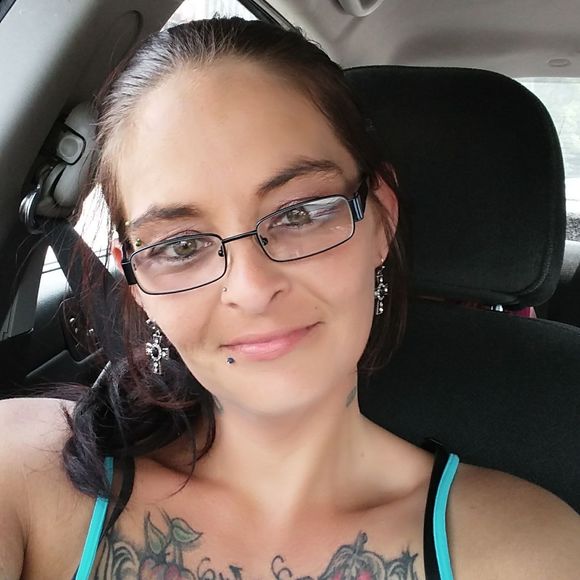 Meet your Posher, Amanda - Picture 1 of 1