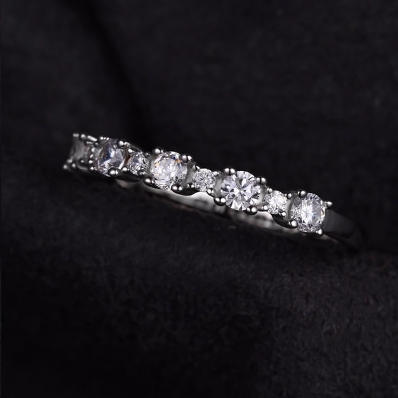 Sterling Silver CZ Ring 💍 - Picture 5 of 8