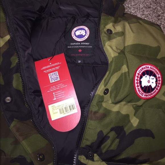 NWT Canada Goose Women's Freestyle Camo Vest Small - Picture 4 of 7