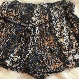 STRETCHY SHORTS