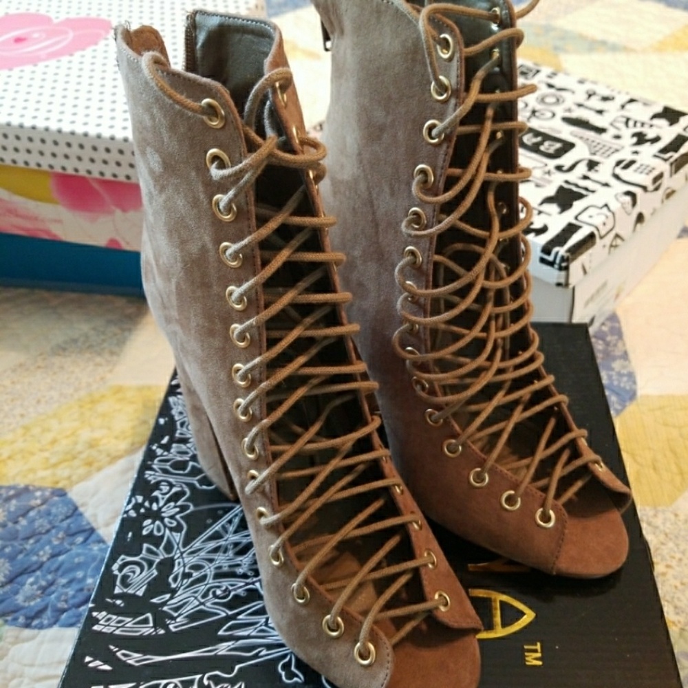 Women's boots
