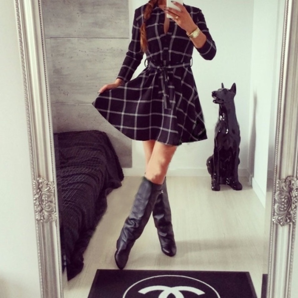 🎉HP🎉Black Plaid 3/4 Sleeve Mini Shirt Dress - Picture 2 of 8