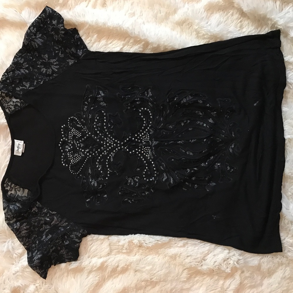 BUCKLE SHIRT, super unique and cute👚💗🎀