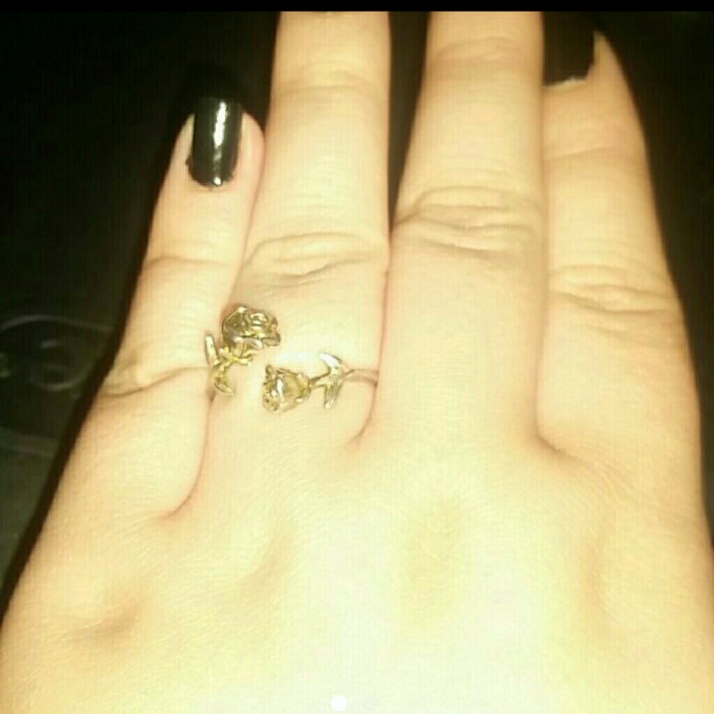 Avon Rose Wrap around Ring