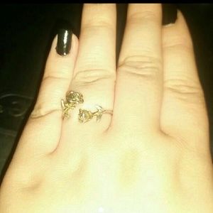 Avon Rose Wrap around Ring