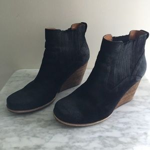 Kork Ease Verdelet Wedge Bootie, size 9 black