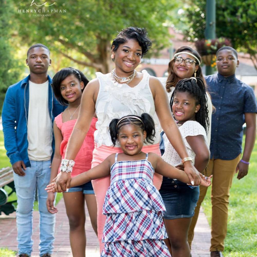 Meet your Posher, Tique