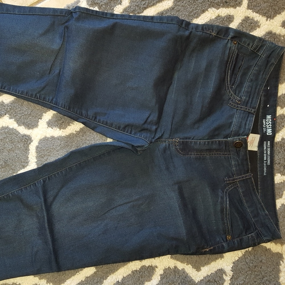Mossimo stretchy skinny jeans size 15/16