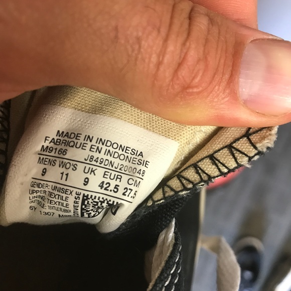 Converse - Picture 2 of 3