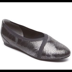 Total Motion Hidden Wedge Envelope Flat ( Snake )