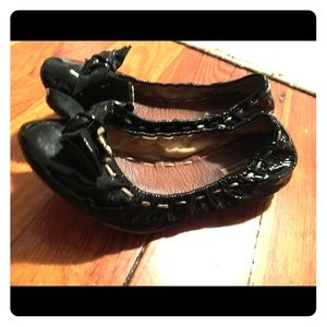 Patent leather bow ballet flats