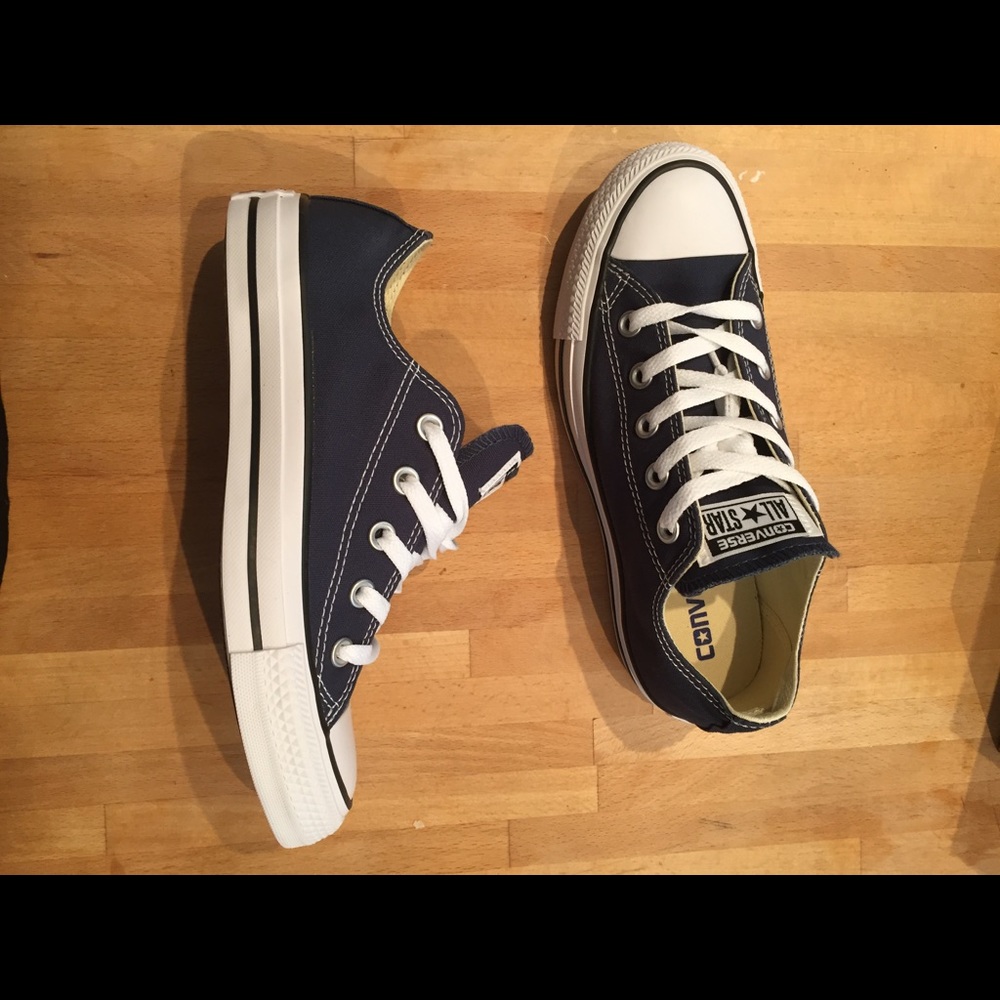 New Navy Blue Converse - Size 8 Men's, 6.5 women's