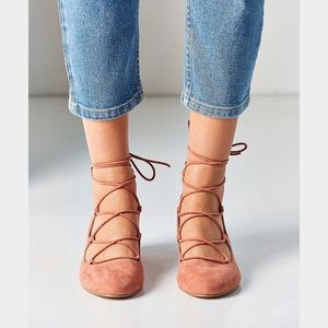 URBAN OUTFITTERS MILA Lace up heels