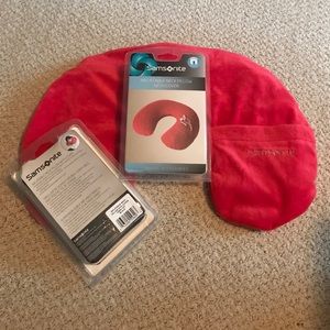 Samsonite inflatable neck pillow with cover