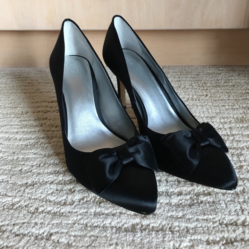 Ann Taylor satin heel