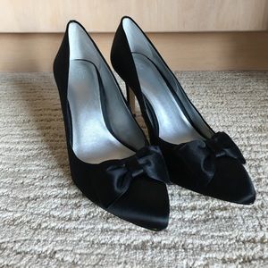 Ann Taylor satin heel