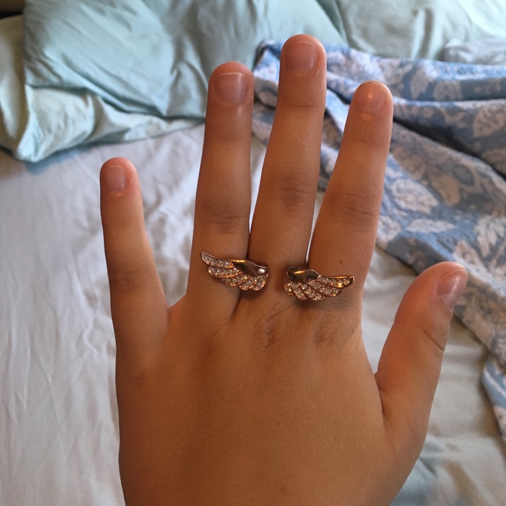 Rose gold angel wings ring
