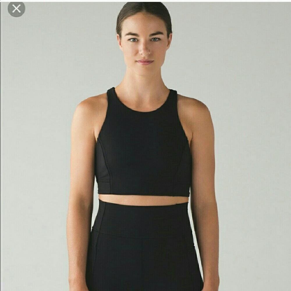 Cropped Sports Bra