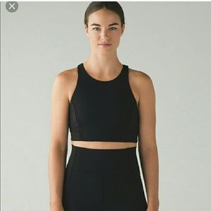 Cropped Sports Bra
