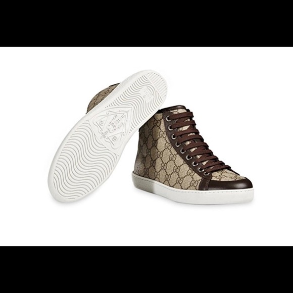 Gucci Shoes - Women's Gucci supremes🌸size 8 💕🌸💪