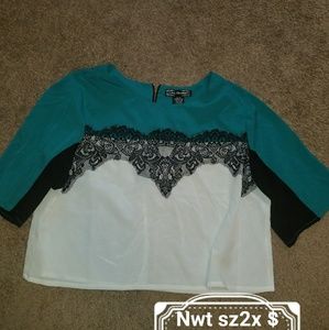 Crop top size 2x NWT