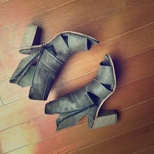 Free people, worn once, size 7.5