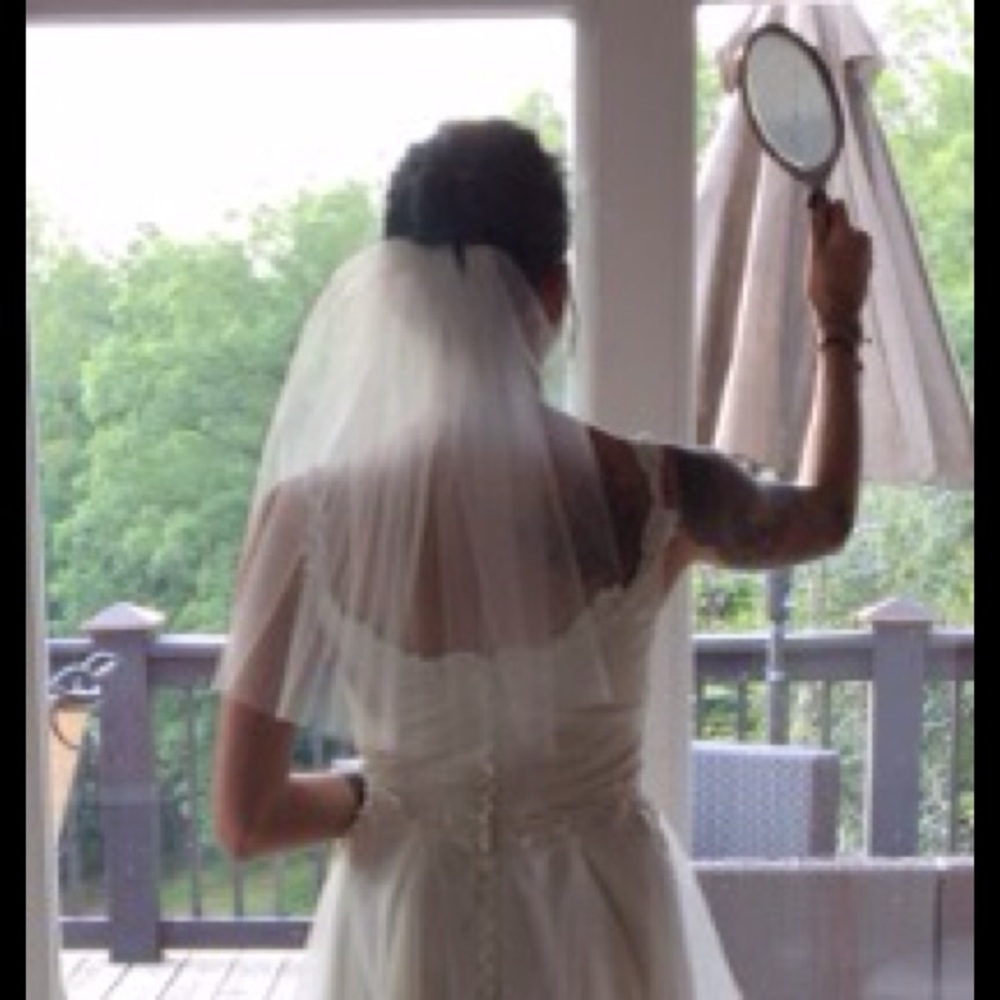 16" custom veil in 6 colors.