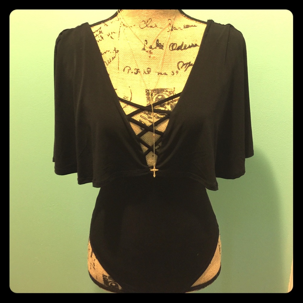 Black cross cross bodysuit💕