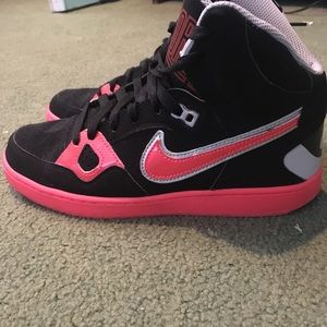 Nike Women's size 7.5