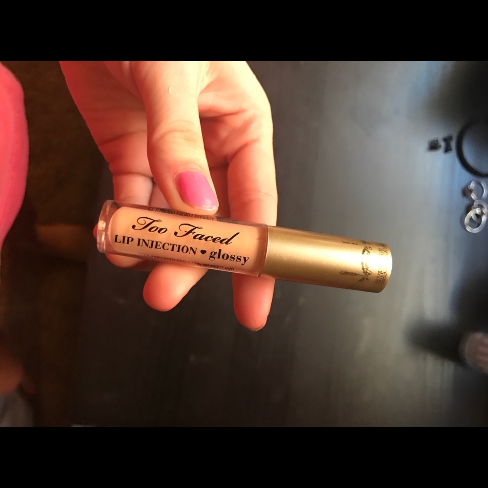 Too faced lip injection