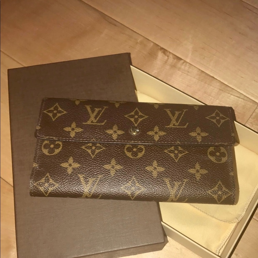 Louis Vuitton Zippy Wallet Perso