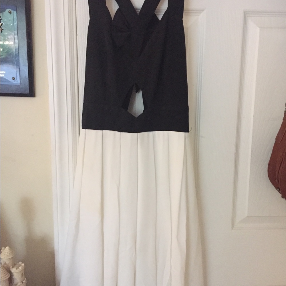 Back Bow Black and White Dress