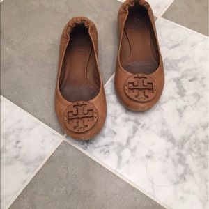 Tory Butch logo ballerina flat