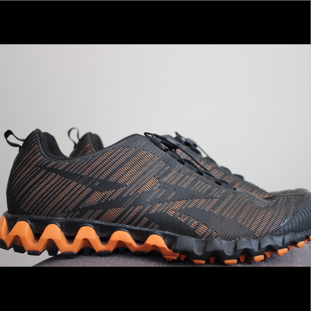 REEBOK ZIGNANO ZIGTECH MENS SNEAKERS (NEARLY NEW)