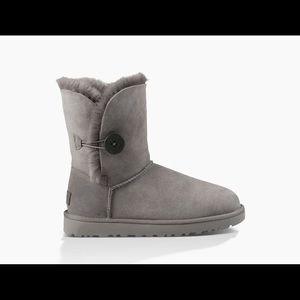 Grey bailey button uggs