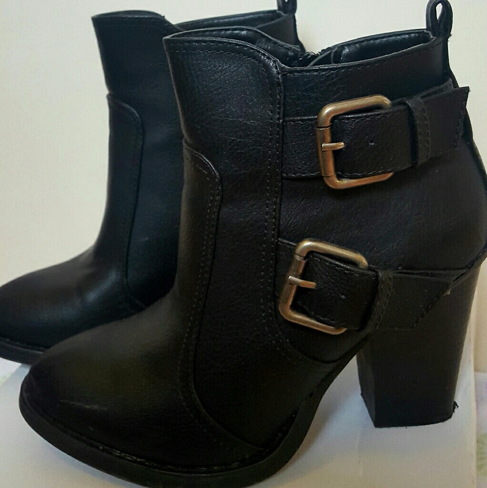 Ankle boots