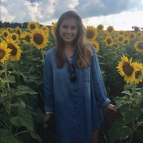 Meet your Posher, Holly - Picture 1 of 1