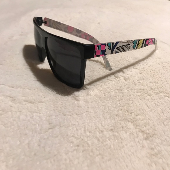 Retro sunglasses - Picture 2 of 2