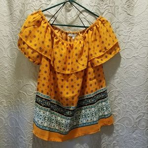 Off the shoulder blouse 🌞🌞🌞