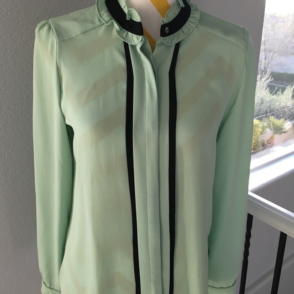 Brand new Forever 21 green and black blouse sz sm