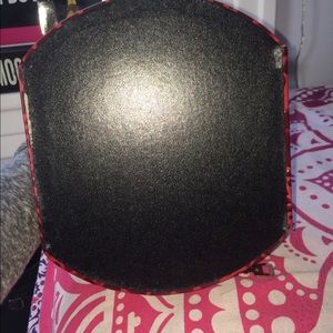 More Pics!!!!Dont Buy until seen other pictures.