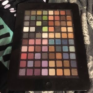 iPad shaped eyeshadow pallet
