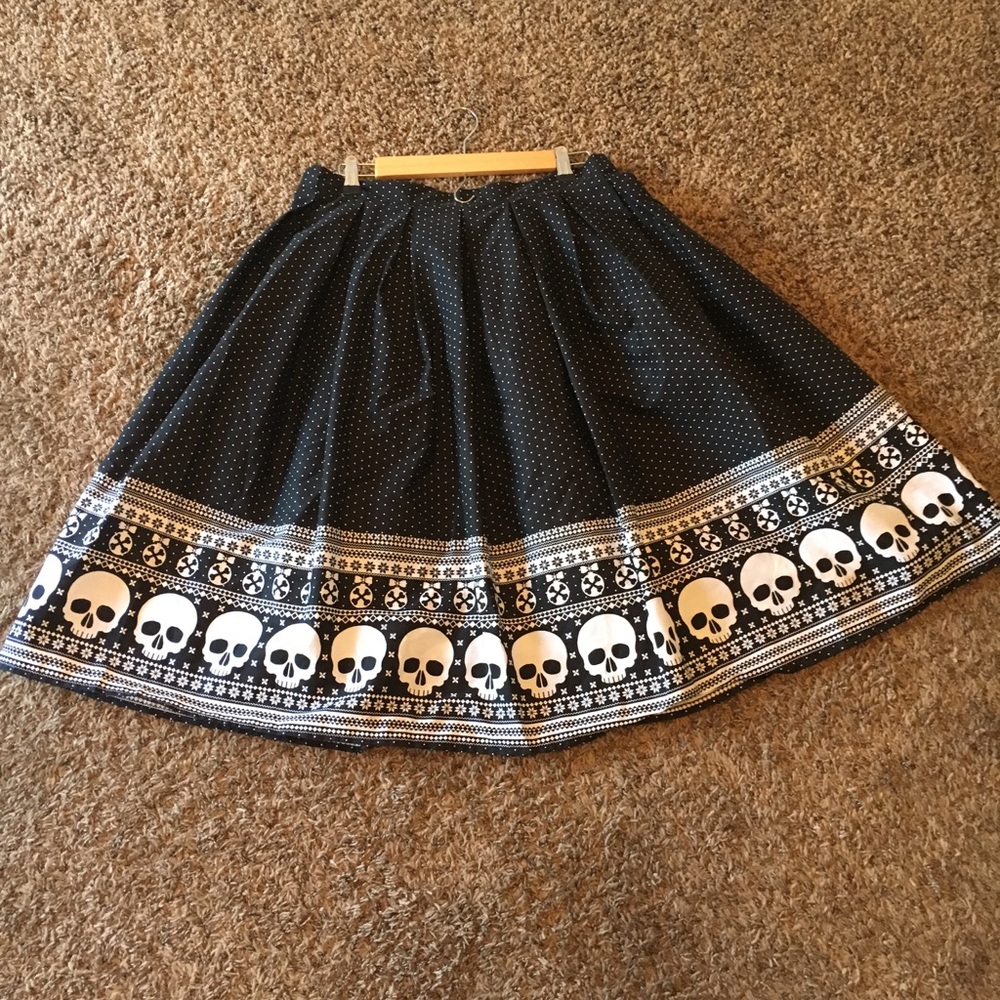 NWOT "Happy Skull-idays" Midi Skirt