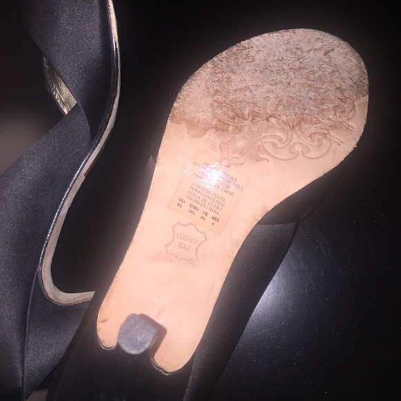 Kenneth Cole Reaction Black Bow Heels (Size 8 1/2) - Picture 3 of 6