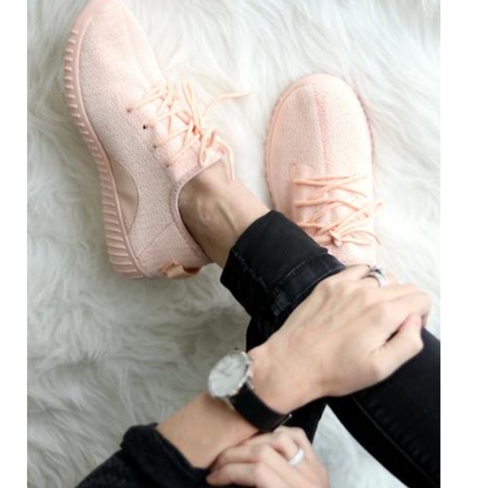 Light pink sneaks!