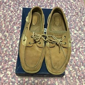 ⚠️donating 11/7⚠️ Sperry Top-Sider boat shoes